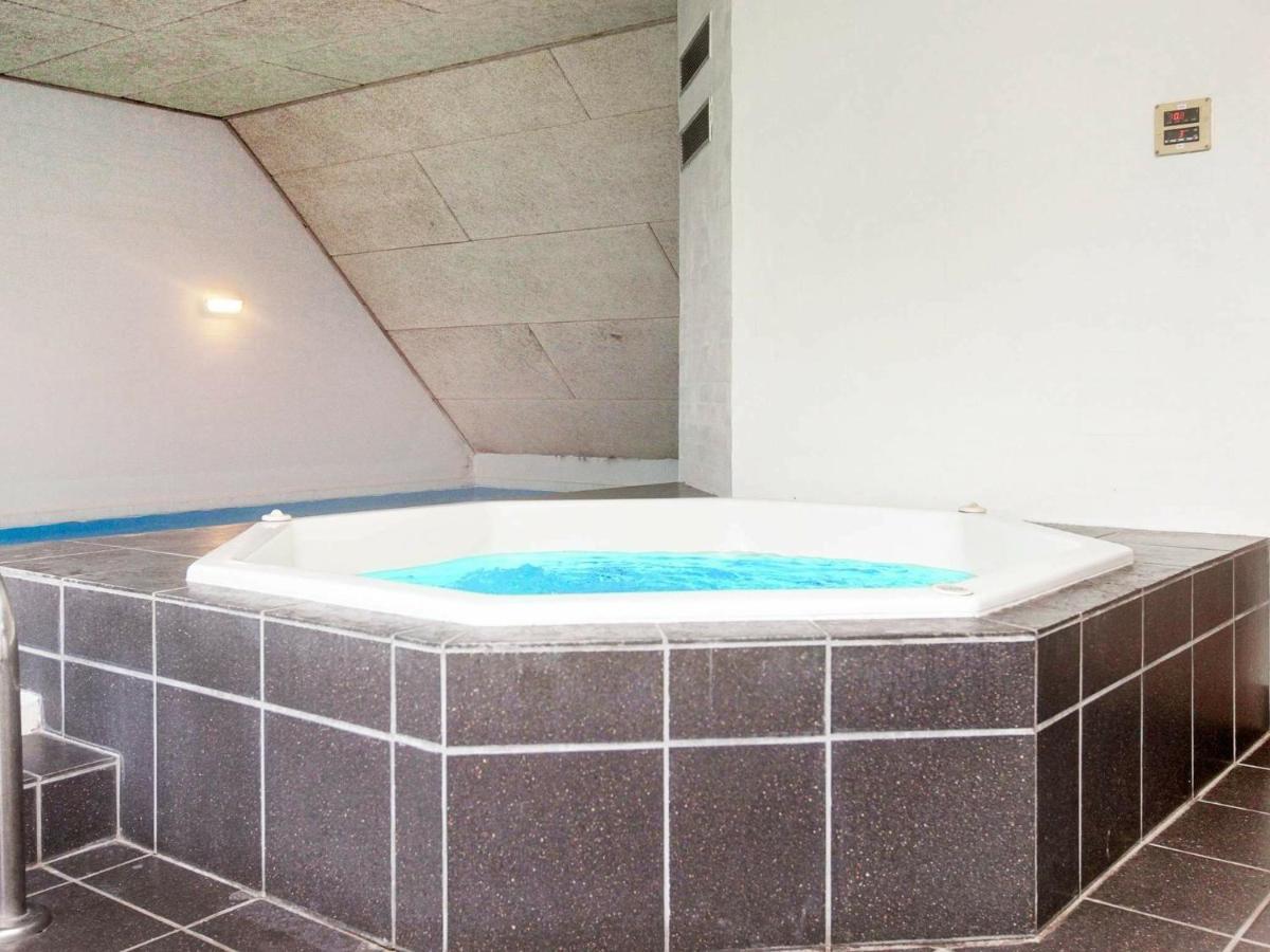 10 Person Holiday Home In Bl Vand Blåvand Oda fotoğraf