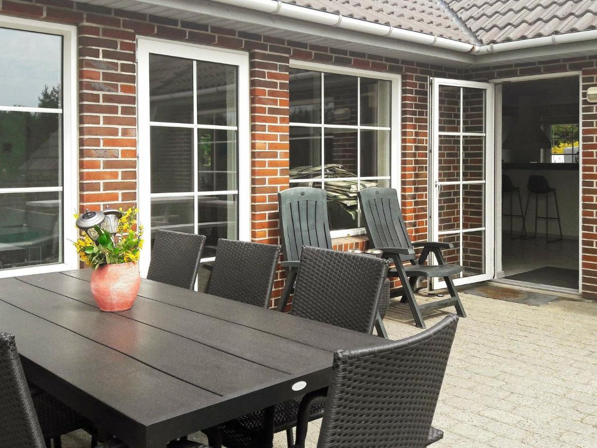 10 Person Holiday Home In Bl Vand Blåvand Oda fotoğraf